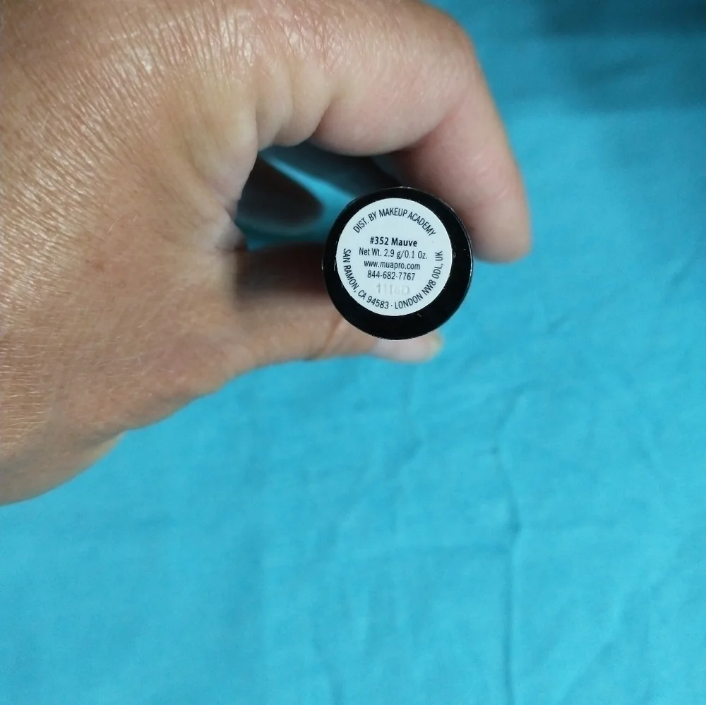Mua lip color crayon 352 mauve